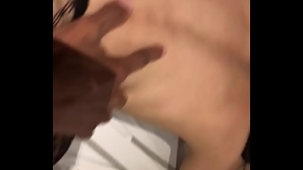 Rasgando lingerie da minha safada