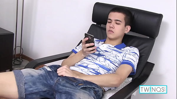 Play MP4 - Skinny Hot Boy Xander Rubs His Hard Twinky Toy And Cums&excl;