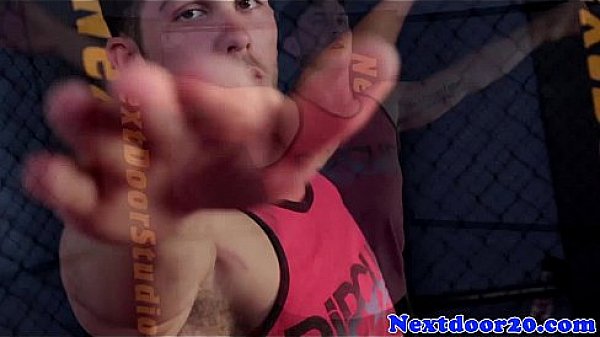 Gaysex muscle jock watching himself wank 