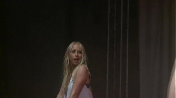 Play MP4 - public sex show