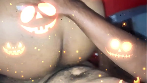 Foda el&eacute;trica no dia das bruxas 