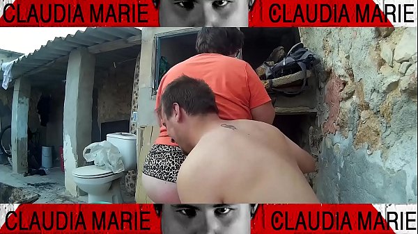 La guarra de la gorda se pone cachondateniendo sexo en un_sitio abandonado