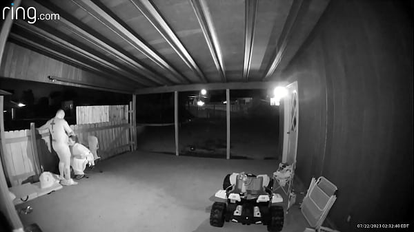 Play MP4 - She loves to fuck on the back porch