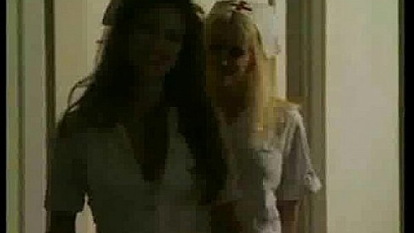 The Nurse Takes Excellent Care Patients Needs 