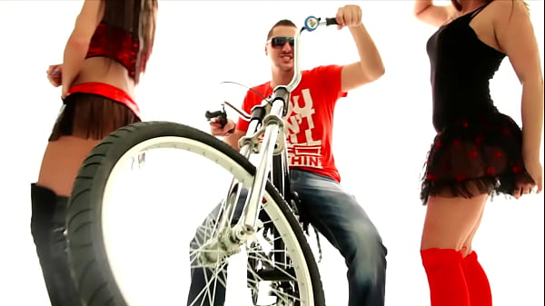 MC Yankoo Slatka Mala_OfficialVideo