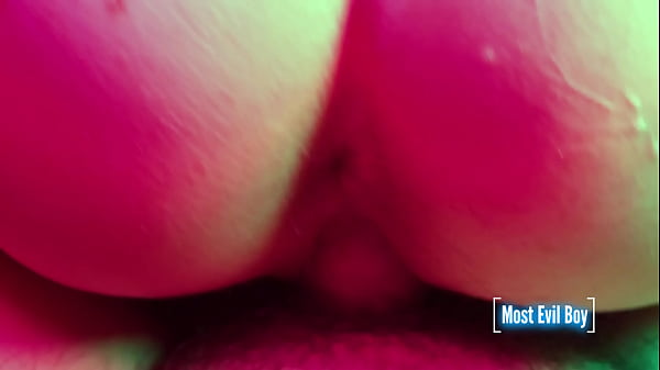 A sweet girl takes my cock and rides me in reverse sex tape