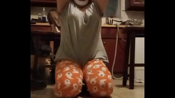 Mini grey tshirt exercise 