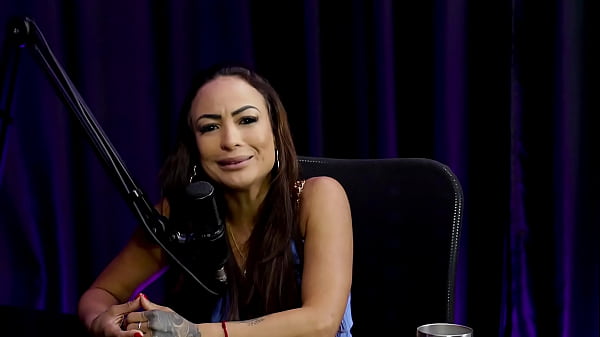 Play MP4 - J&aacute; gravou com muitos gringos&comma; s&oacute; quer sentir o pau entrando&comma; gosta de invers&atilde;o&comma; e tem criadores que est&atilde;o s&oacute; por brincadeiras - Belinha Baracho &lpar;WATCH ON&colon; SHEER&sol;RED&rpar;