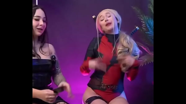 Retos hot con fabii puffle karalove21g y fungi witch &iquest;beso de tres o shot #osecaga #bashgirls #onlyg 