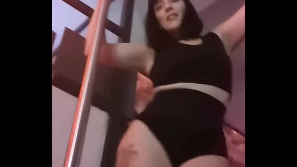 Je ne dance pas le mya mais &ccedil;a devrais te plaire le velvet club pour l' 