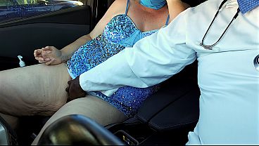 Nonton Jamdown26 Dad0603 - Black Doctor In Car Finger Fucking Hot Sexy Bbw Patient, Then She Suck His Cock, Rides Him Until He Started Cumming And Moaning Loudly thumbnail