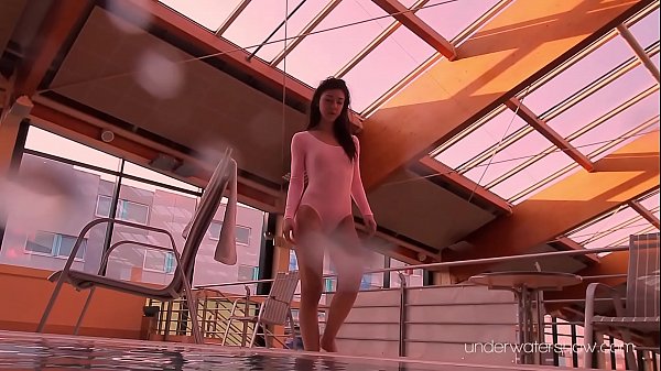 Pink body bikini_Roxalana showing her pussy