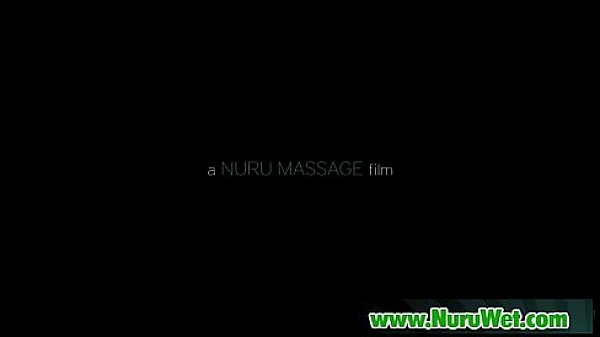 Nonton Sexy Babe Gives Nuru Massage 11 thumbnail