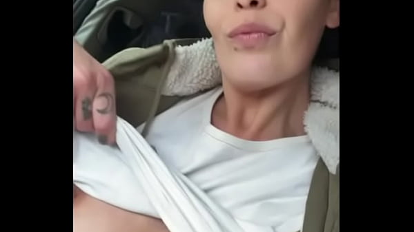 Play MP4 - Crawl to your mistress