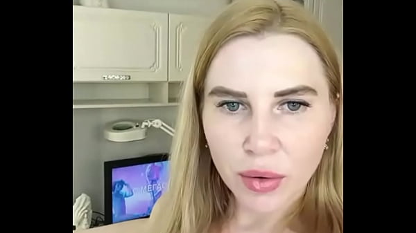 SugarNadya waxes the_slender_legs of_a clientwith a_perfect_ass