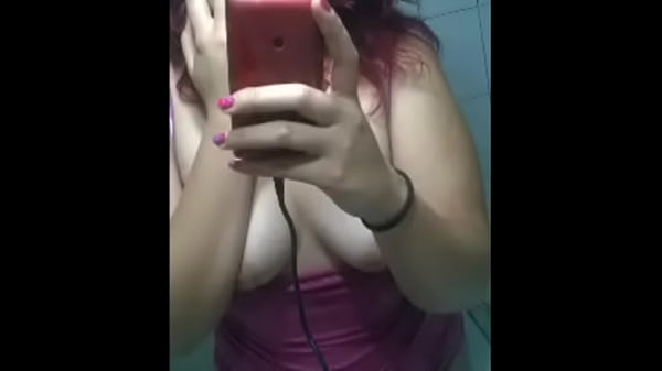 Play MP4 - Chava toc&aacute;ndose para el novio