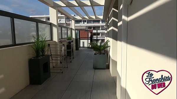 Natalia une_jeune coquine au_petit cul bien_rebondit