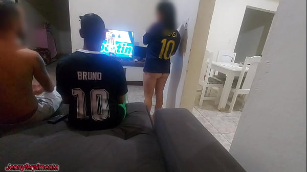 Play MP4 - tive que fazer sexo com amigo do meu marido por causa de uma aposta&comma; mas fiquei com tes&atilde;o e acabei fazendo DP com os dois