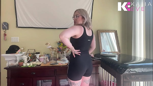 Strong tattooed pornstar muscle worship & manhandling