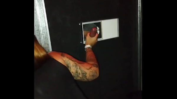 Ruiva puta e casada e castigada com muita rola na boca na casa de swing e quando chega em casa o corno fode minha buceta sem camisinha e goza dentro 