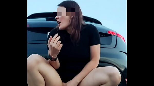 Lika Lax_fucks herself and squirts right on the highway endlessly_cums