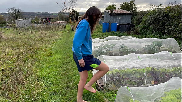 Muddy Foot Tennant &ndash; Told To Lick The Dirt Clean thumbnail