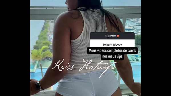 Married girl dances tweerk 