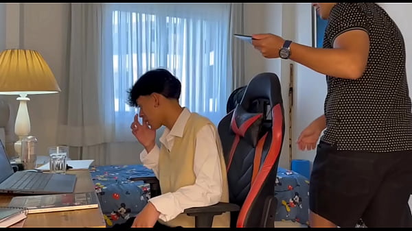 Play MP4 - MEU AMIGUINHO VEIO ESTUDAR E COMI ELE SEM DO