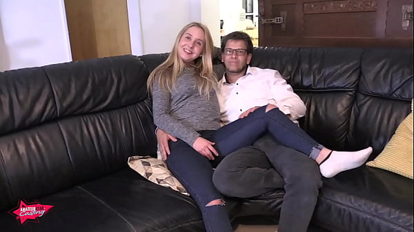 blonde 18 Jährige_fickt für ihrenersten_porno