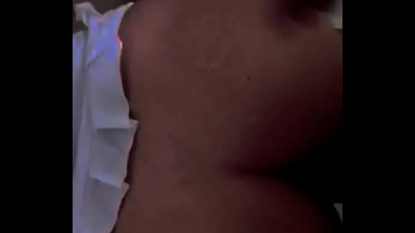 Play MP4 - Faxineira se divorciou e deu o cuzinho para o patr&atilde;o negro dotado pedir aumento&comma; anal apertado