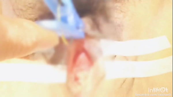 Play MP4 - Sucking and pinching the clitoris&period;