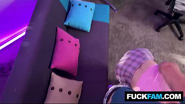 WTF Tiny Gamer Gets BLOWJOB 