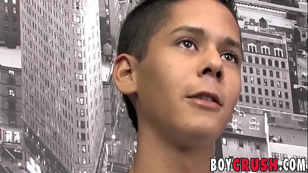 Play MP4 - Twink Felix Russo wanking while shoving dildo in his ass