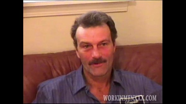 Play MP4 - Mature Man Richard Beats Off