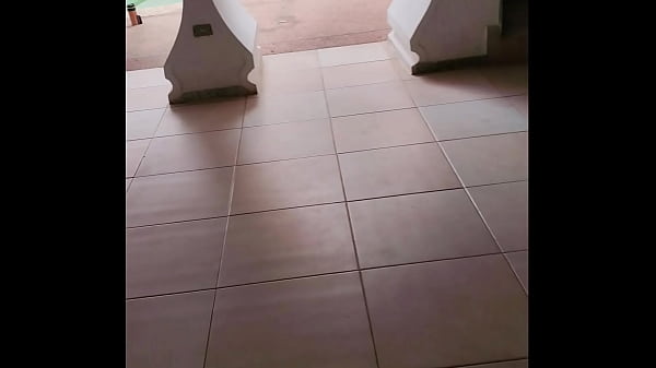 Nonton Pool Cleaner Caught Redhead Pawg Masturbating Outside And She Let Him Join thumbnail