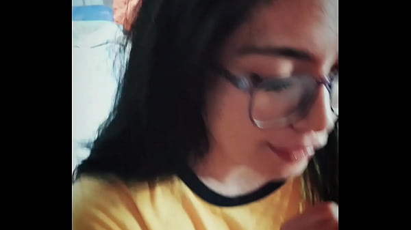 Play MP4 - Recibiendo leche calentita en mi carita - BlowJob Cum Facial