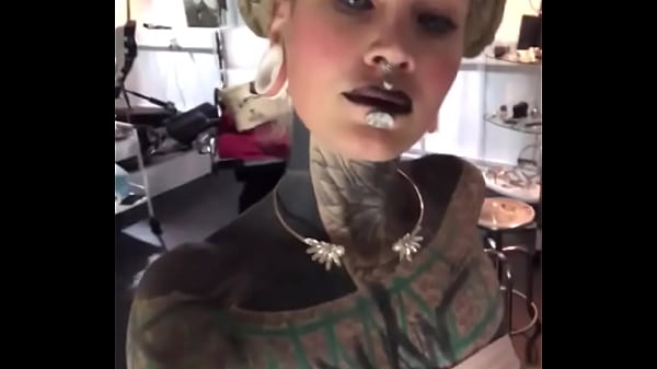 Sexy posing on the set what&rsquo;s your go to pose for the camera #setlife #modelvibes #posingconfidence #inkedmode 