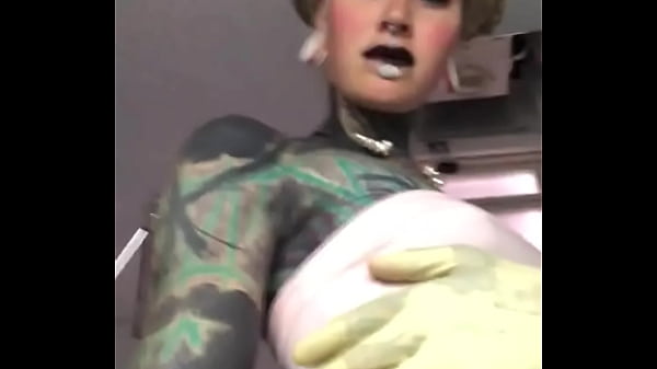 Nonton Sexy Posing On The Set! ?what&rsquo;s Your Go-to Pose For The Camera?#setlife #modelvibes #posingconfidence #inkedmode... thumbnail