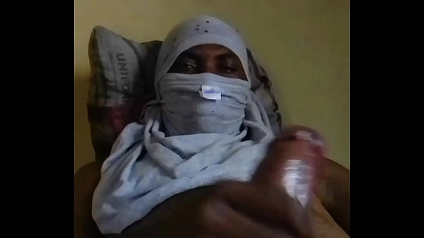 Play MP4 - Horny African man plays with a Big Juicy Dick at home