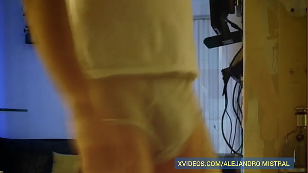 Play MP4 - Video gay calzoncillos blancos fetiche para que te corras conmigo Alejandro Mistral