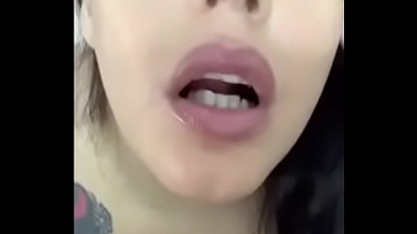 Play MP4 - Judging a fans cock and showin off my assessments