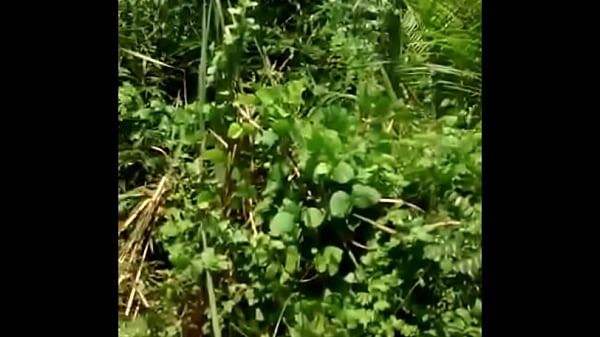 Play MP4 - Crazy village girl putting flowers in her pussy