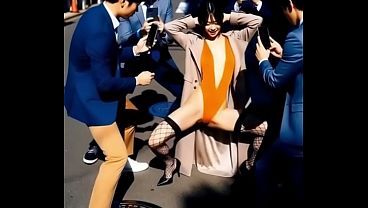 一個在街上露出的變態女 