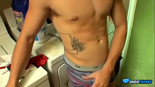 UndieTwinks: Kelly Coopers Solo Undie Session Builds To A Messy Hot Climax