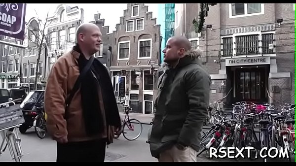 Gorgeousbabe with a sexy ass bows over_and sucks 10 pounder hard