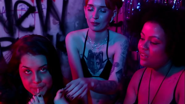 Nonton Foot Worship, Tickling Fetish & Wax Play With Bratty Girls! thumbnail