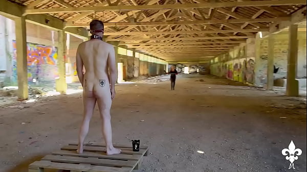 Nonton Fisted In The Abandoned Factory! thumbnail