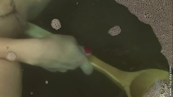 Nonton Her Horny Hole Needs Attention! thumbnail