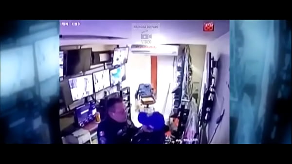 Flagrados fazendo sexo policiais mexicanos s&atilde;o expulsos da corpora&ccedil;&atilde;o