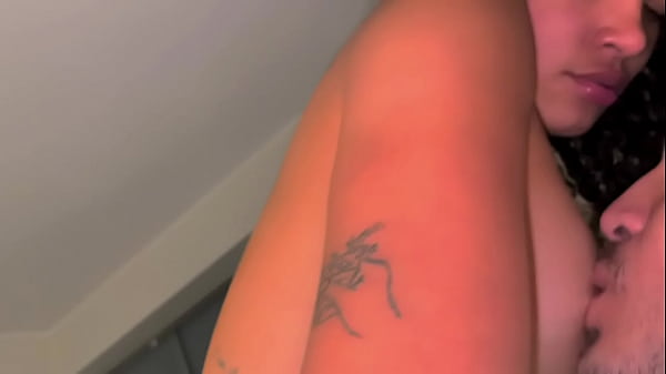 Me La Como Toda Hasta Sacarle Su Leche thumbnail